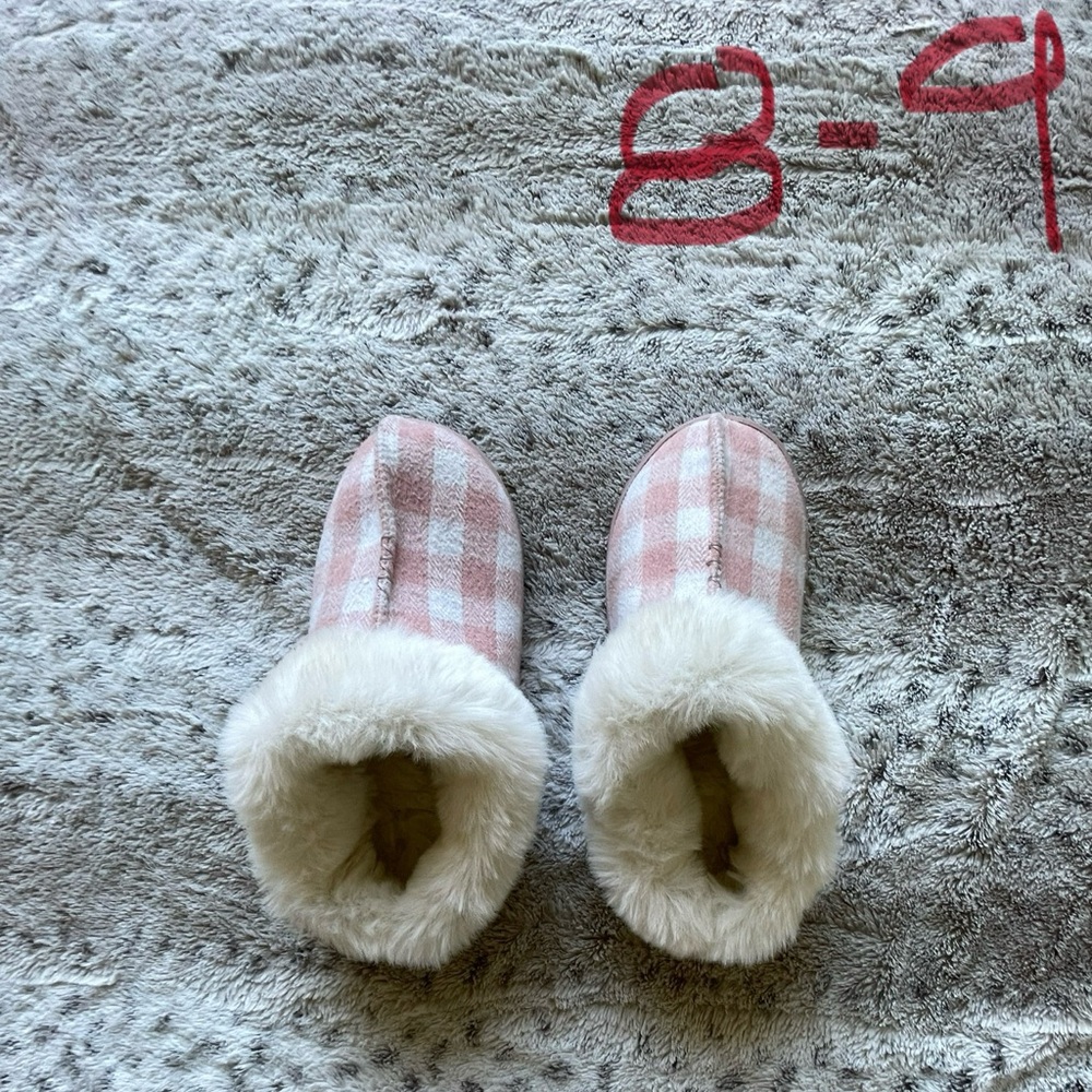 Cozy Pink Plaid Slippers with Faux Fur Lining